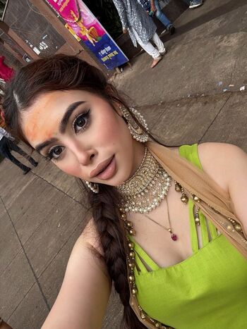 Full leaked Brown baddies private onlyfans photo