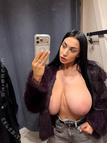 busty_emma