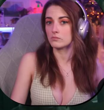 Caitlin Marie Reacts