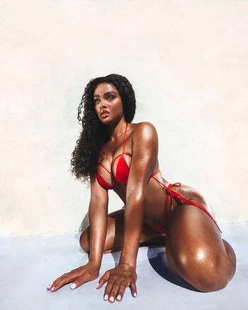 Caitlyn Mwenifumbo