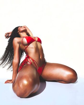 Caitlyn Mwenifumbo