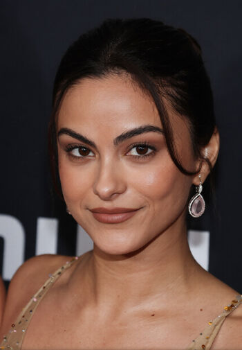 Camila Mendes