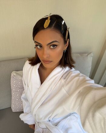 Camila Mendes