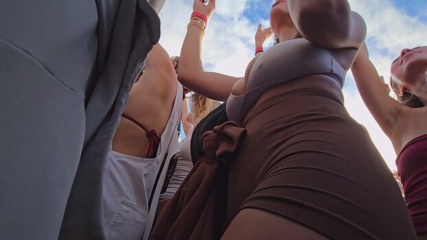 CANDID Boobs