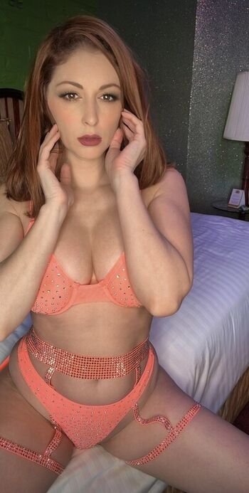 Carlotta Champagne