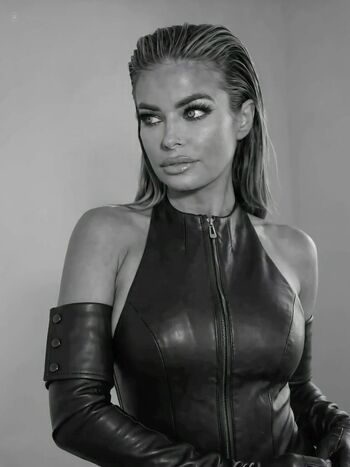 Carmen Electra