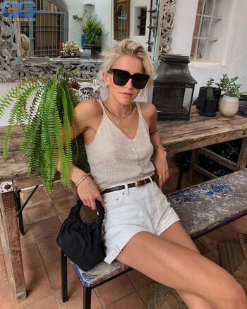 Full leaked Caroline daur private onlyfans photo