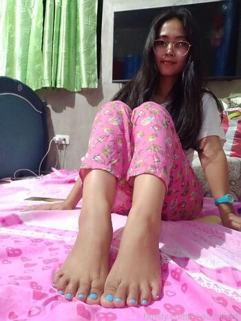 chaarmfeet