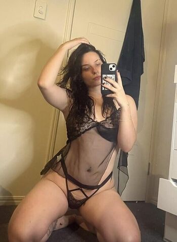 cheekyavie