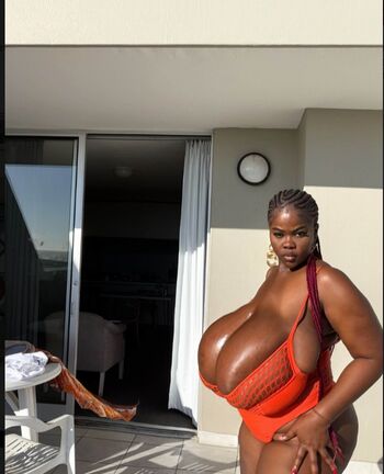 Full leaked Chioma lovv page private onlyfans photo