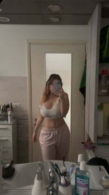 Full leaked Chiri francesca page private onlyfans photo