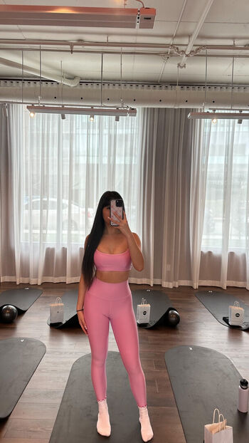 Chloe ABG