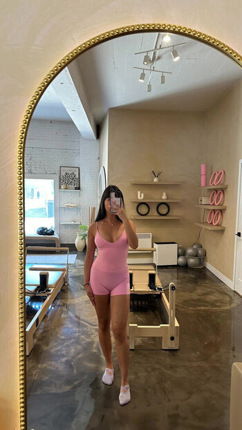 Chloe ABG