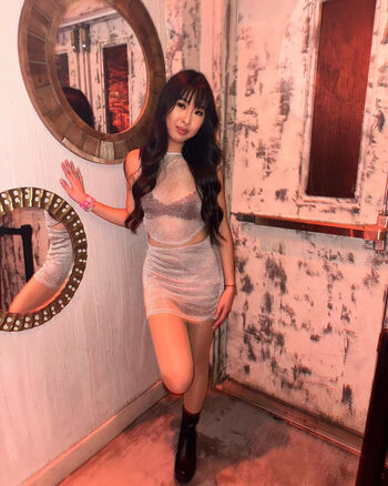 Chloe ABG
