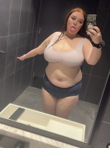 Chloiee28