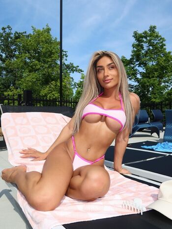 christinaathenaa