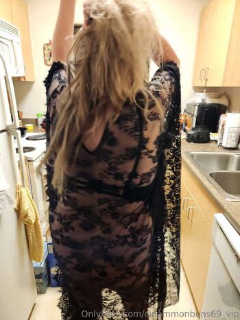 CinammonBuns69_VIP
