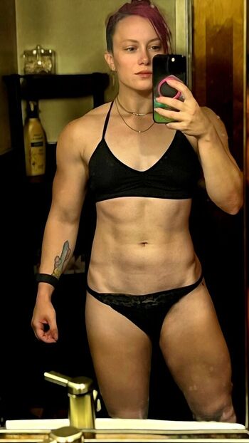 Claire Max