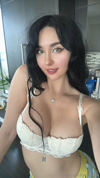 Full leaked Cluelooo private onlyfans photo