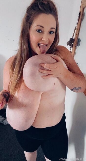 Full leaked Chloelewis/ private onlyfans photo