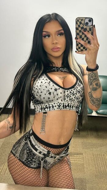 Cora Jade