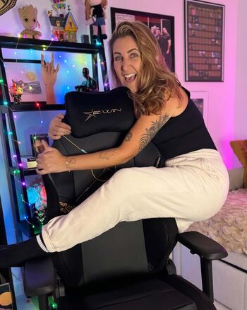 Cristy Reacts