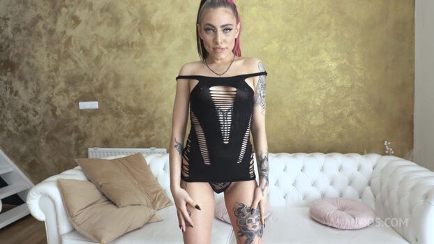 Dalila Dark