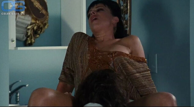 Debi Mazar