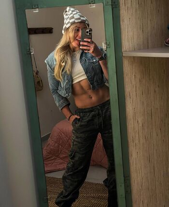 Full leaked Delia schweizer page private onlyfans photo