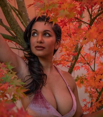 Devi The Model