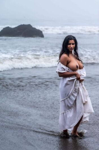 Devi The Model