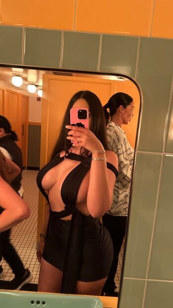 Full leaked Deyaraaaxo private onlyfans photo