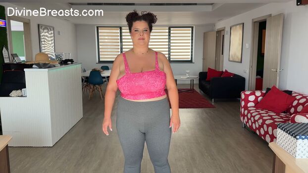 Full leaked Divinebreasts private onlyfans photo