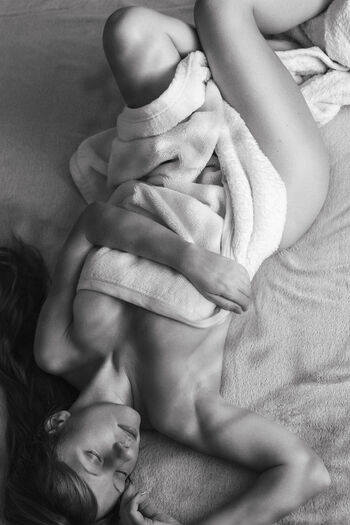Full leaked Doris sensual page private onlyfans photo