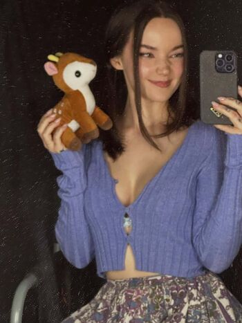 Dove Cameron