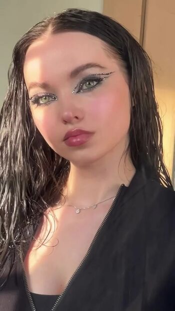 Dove Cameron
