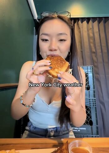 Full leaked Eatingalonediaries private onlyfans photo