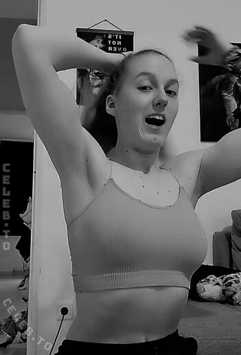 Full leaked Einfachnurchristiinaa private onlyfans photo