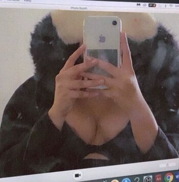 Full leaked Ssnappy/ private onlyfans photo
