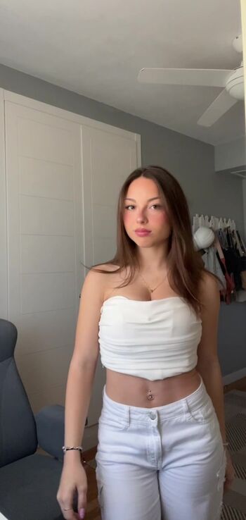 Elena Moya