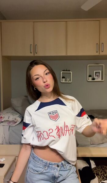 Elena Moya