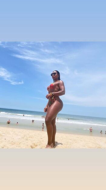 Elisangela Welburn