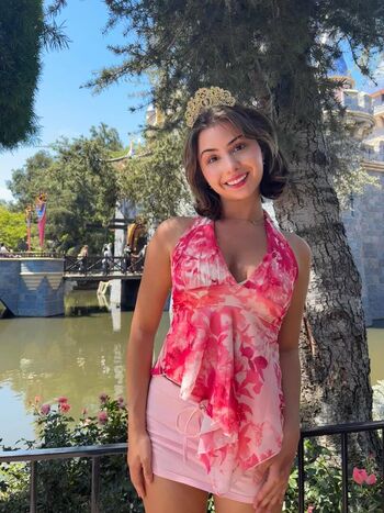 Full leaked Elizzle private onlyfans photo