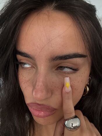 Ella Christo