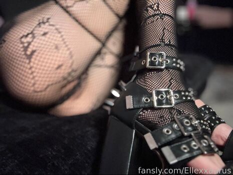 Full leaked Ellesaurus private onlyfans photo