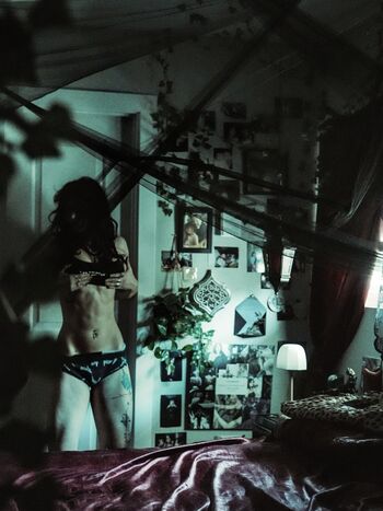 Full leaked Elliemoore private onlyfans photo