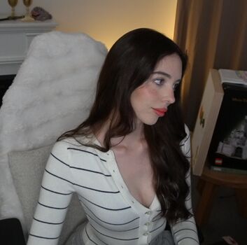 Full leaked Barbiebrittney/ private onlyfans photo
