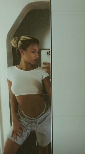 Full leaked Ema radujko private onlyfans photo