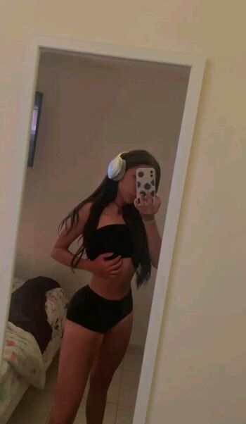 Full leaked Emilia ponce mamuchis private onlyfans photo