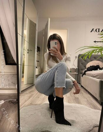 Full leaked Emiliaaa rose private onlyfans photo
